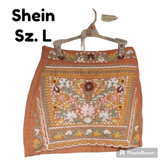 🍄Shein skirt - Picture 1 of 1